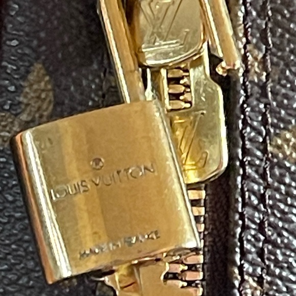 Lot of 2 Louis Vuitton Authentic Brass Lock and Key Set #303 and #304 - Picture 9 of 16